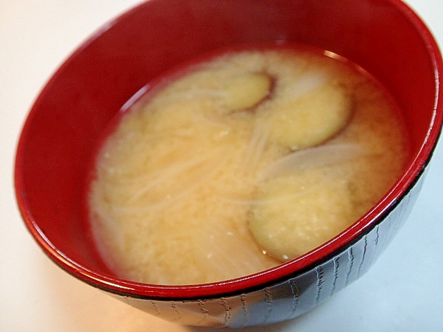 玉葱と茄子のお味噌汁