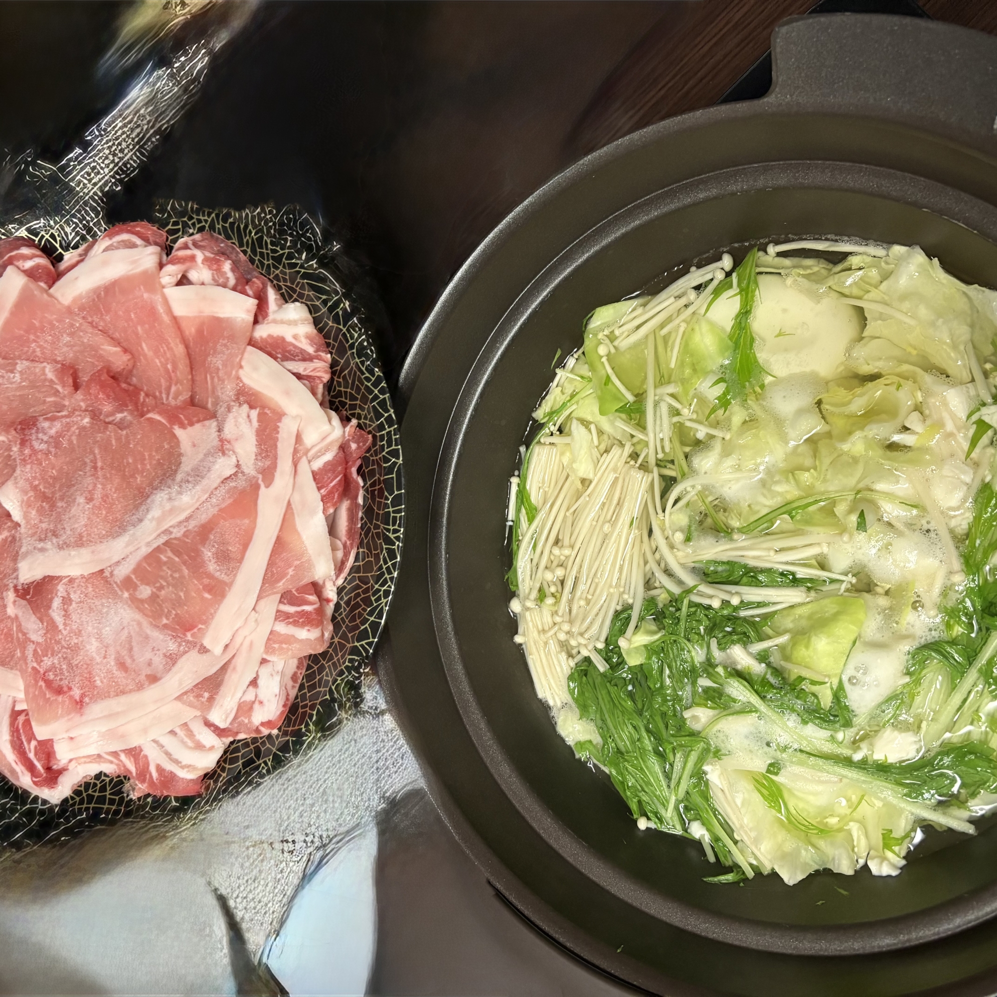 ふんわり豚しゃぶ鍋｜10分でできるあっさり晩ごはん