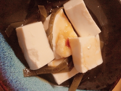 熱々のシンプル湯豆腐