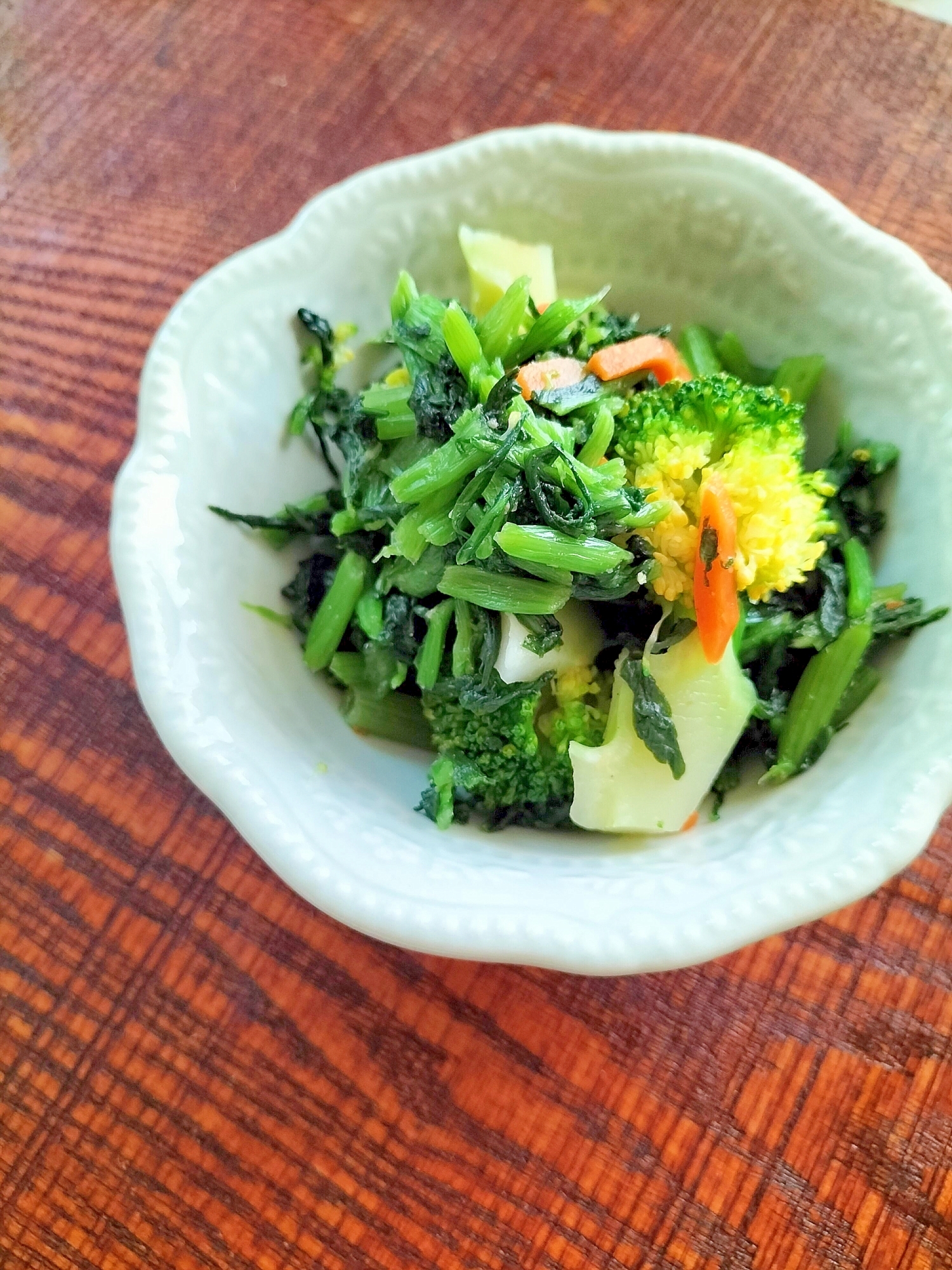 春菊とブロッコリーの香ばしごま油和え