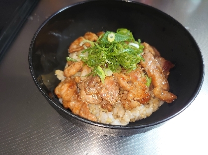 豚の生姜焼き丼