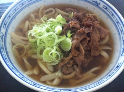 簡単なのにとっても美味しいうどんでした！牛肉がなくて豚肉になりましたが、それもまた美味しかったです！娘と主人にも好評でした！