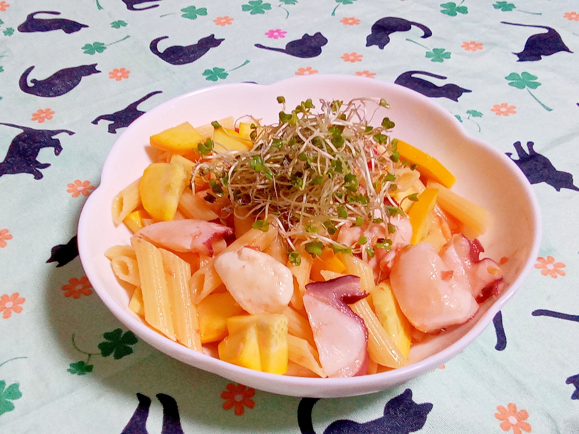 タコとズッキーニとトマトの塩レモンパスタ