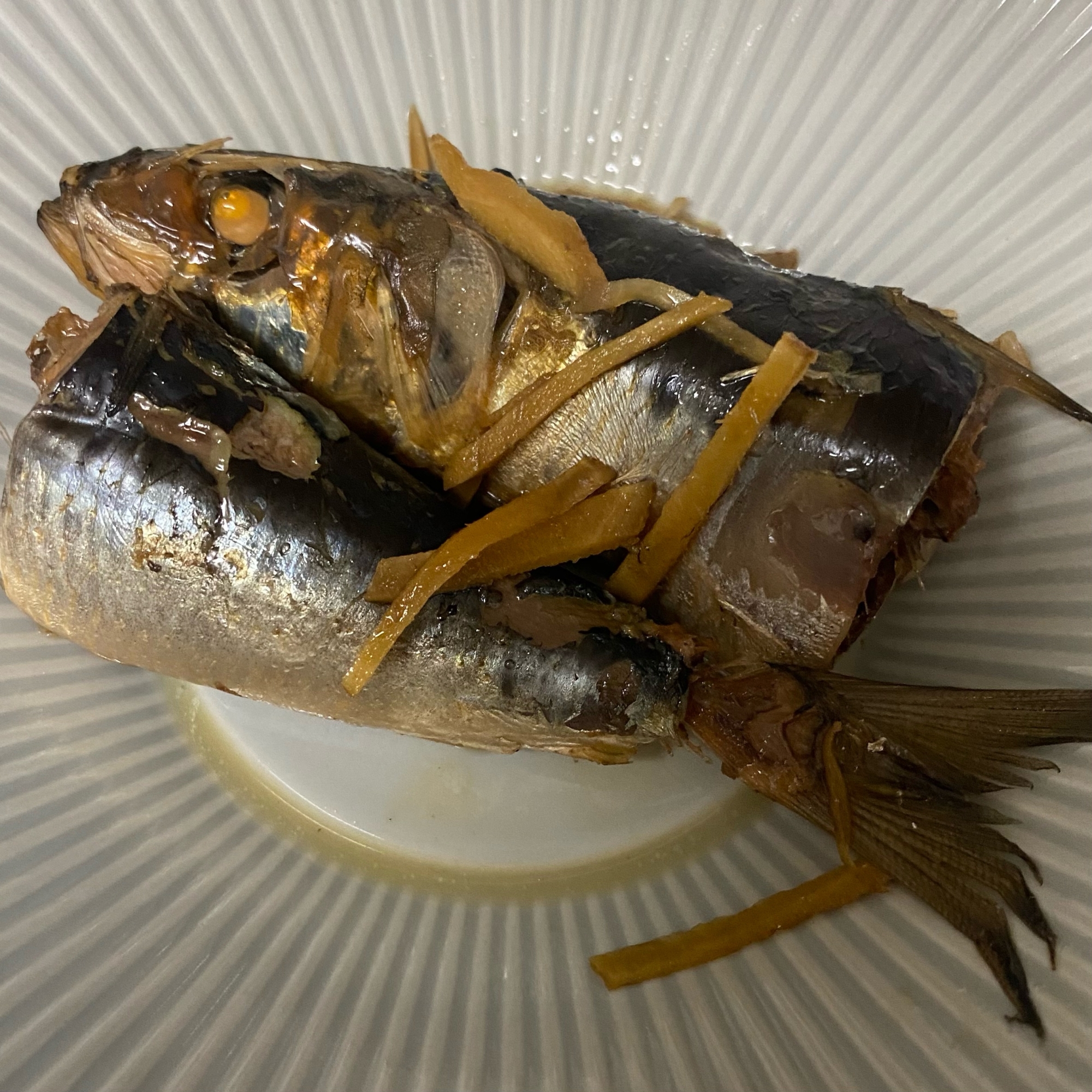 頭まで柔らか♪圧力鍋で♪まるごとイワシの生姜煮