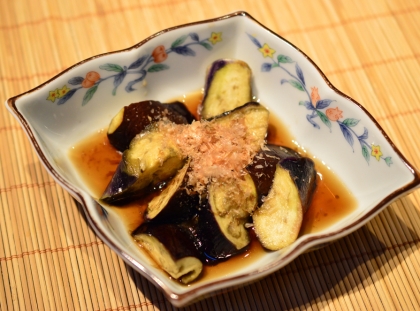 こんにちわ♪しめじなくてごめんなさい。
麺つゆで簡単味付けがいいですね〜(^_^)
かつお節の風味も美味しかったです♪
ごちそう様でした☆素敵な週末を迎えてね♥