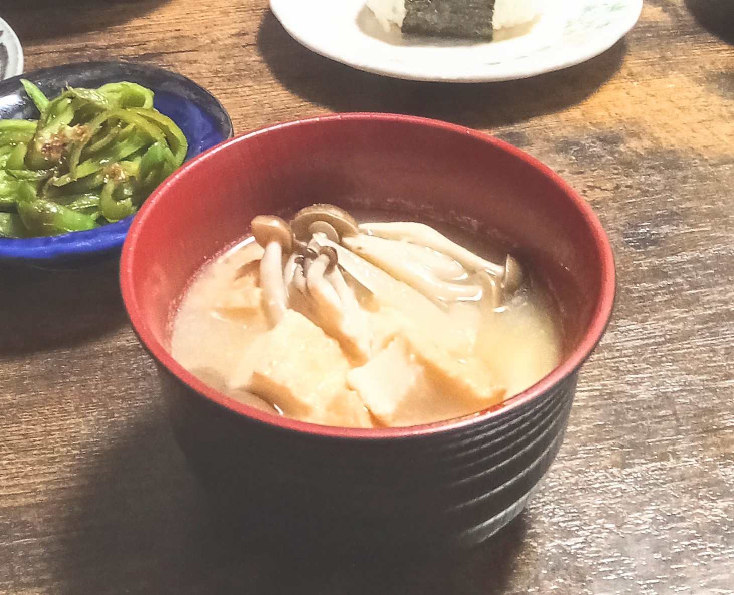 しめじ・玉ねぎ・厚揚げの味噌汁〜毎日味噌汁〜