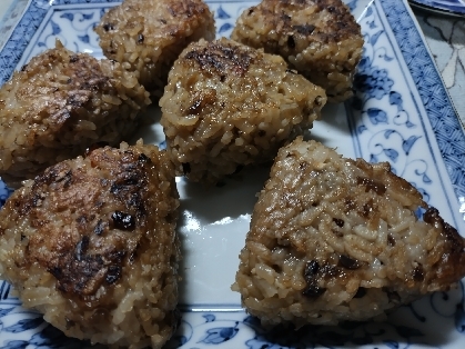 冷やご飯で焼きおにぎり☆夜食にどうぞ☆