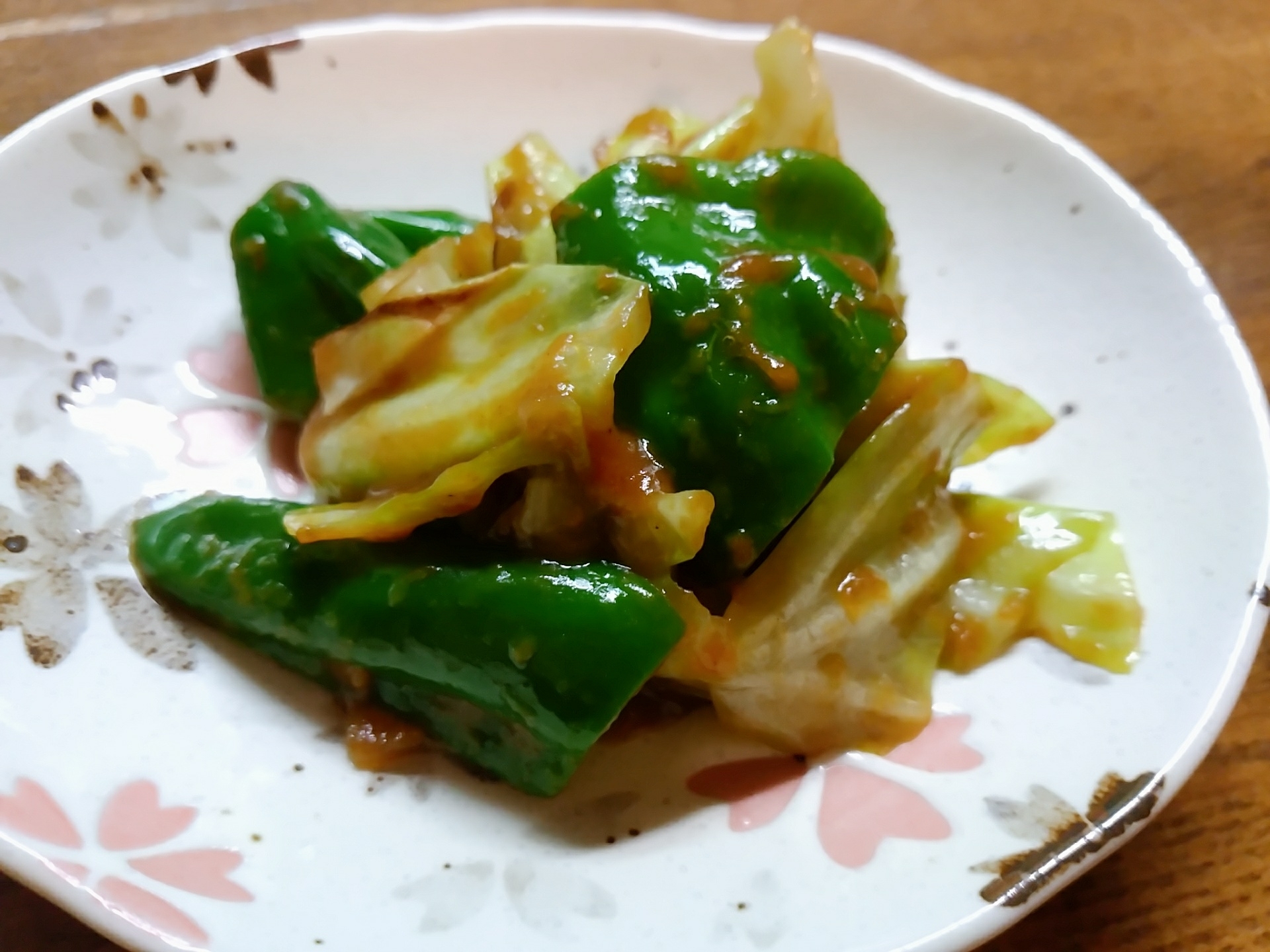 ピーマンとキャベツのカレー炒め