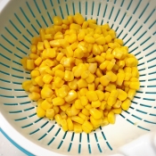 とっても便利 コーンを冷凍保存 レシピ 作り方 By Montan0104 楽天レシピ