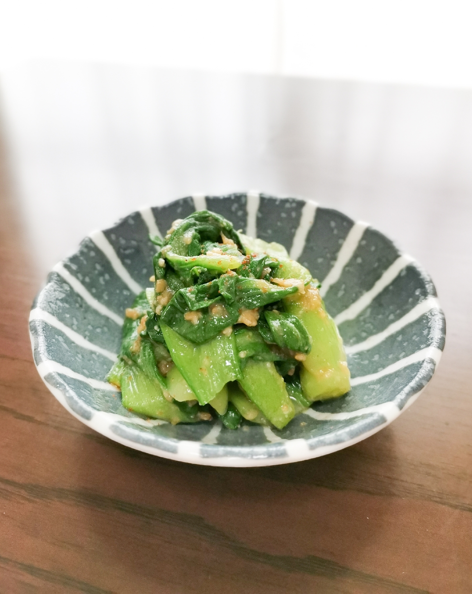 ごま香る！チンゲン菜のピリ辛ごま味噌和え