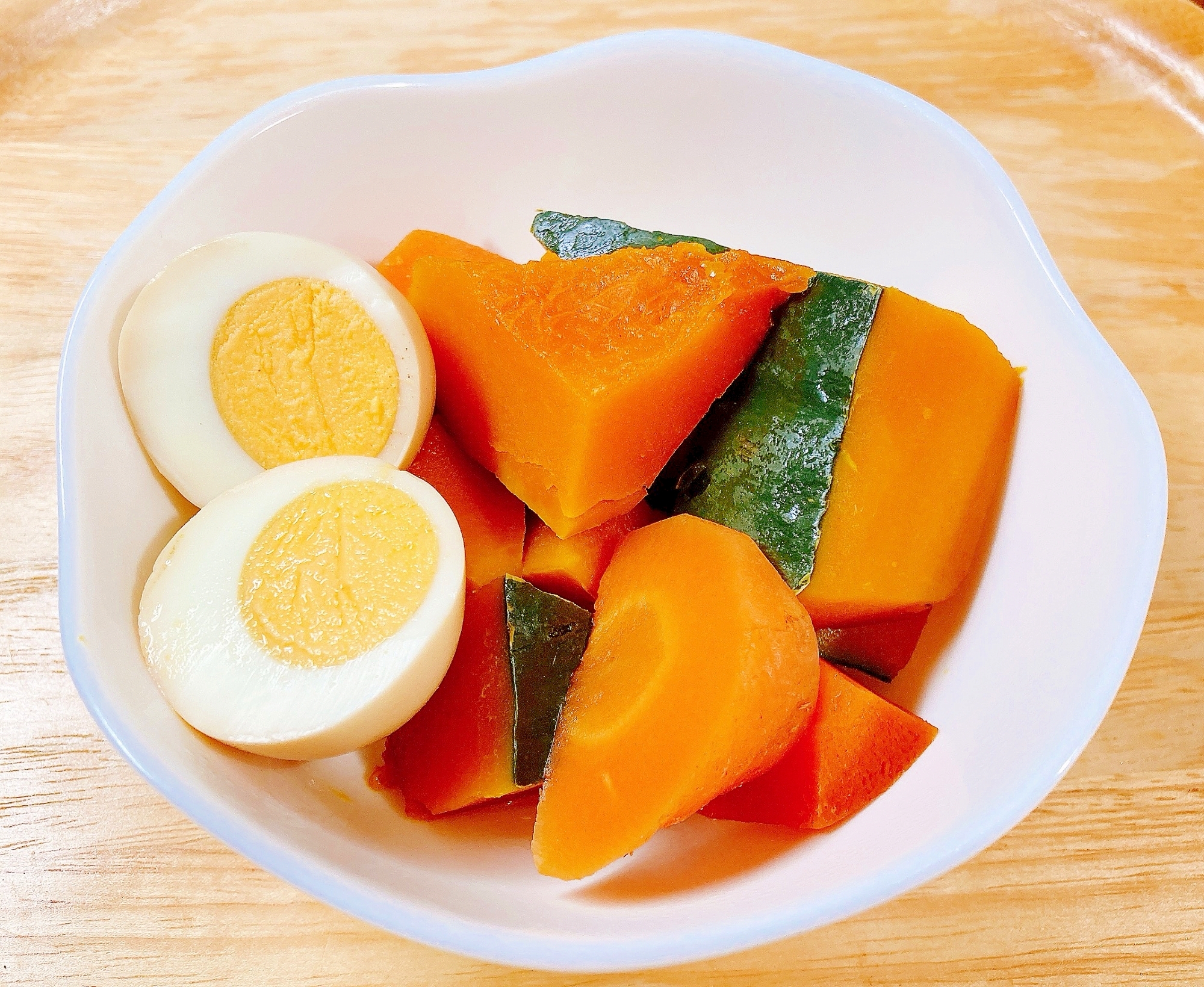 かぼちゃとにんじんと煮卵の煮物