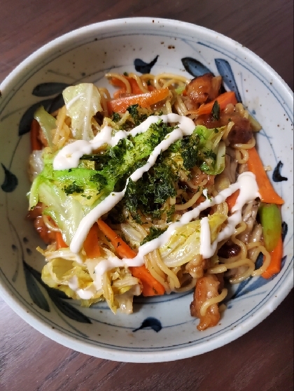 にんじん、セロリ、野沢菜漬けの卵焼きそば