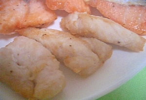 鮭と鶏のムニエルきゅうりのソース