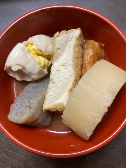 寒くなったこの時期、アツアツおでんを食べたくて作ってみました。レシピを参考に時間をおき味がしっかり染み込んでから頂いたところ、とっても美味しかったです。