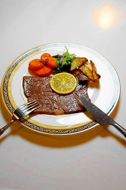 ミディアムレアの焼き方！和牛肩ロースステーキ