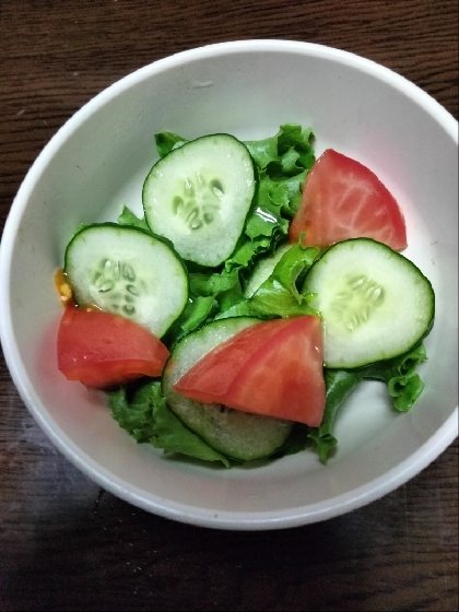 白菜ときゅうりとトマトのサラダ