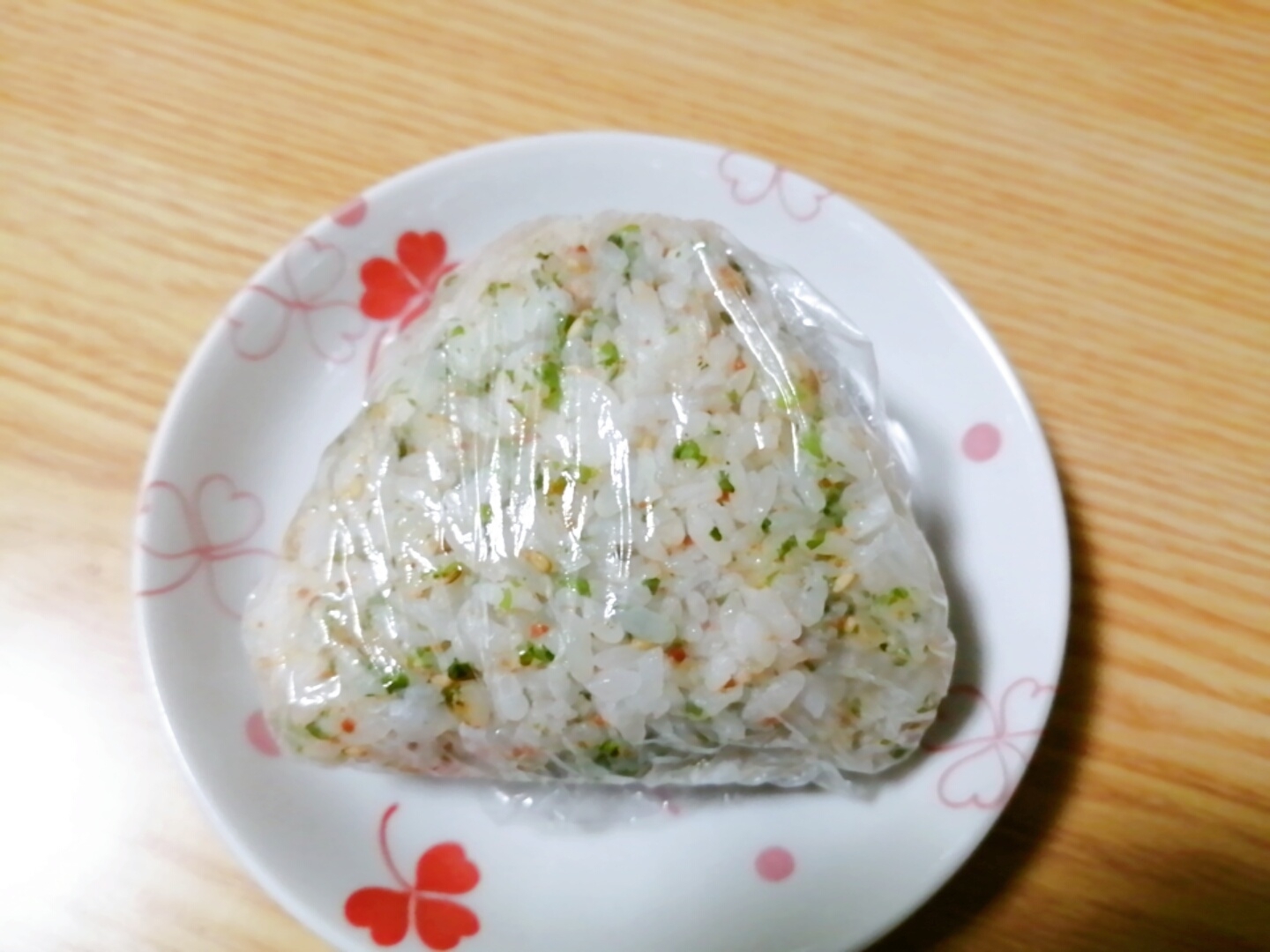 あおさとたらこふりかけとごまのおにぎり