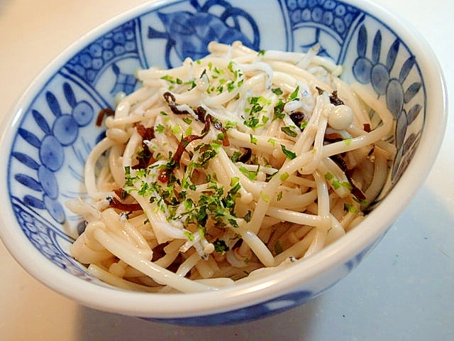 麺つゆで　えのきとしらすと塩昆布の和え物