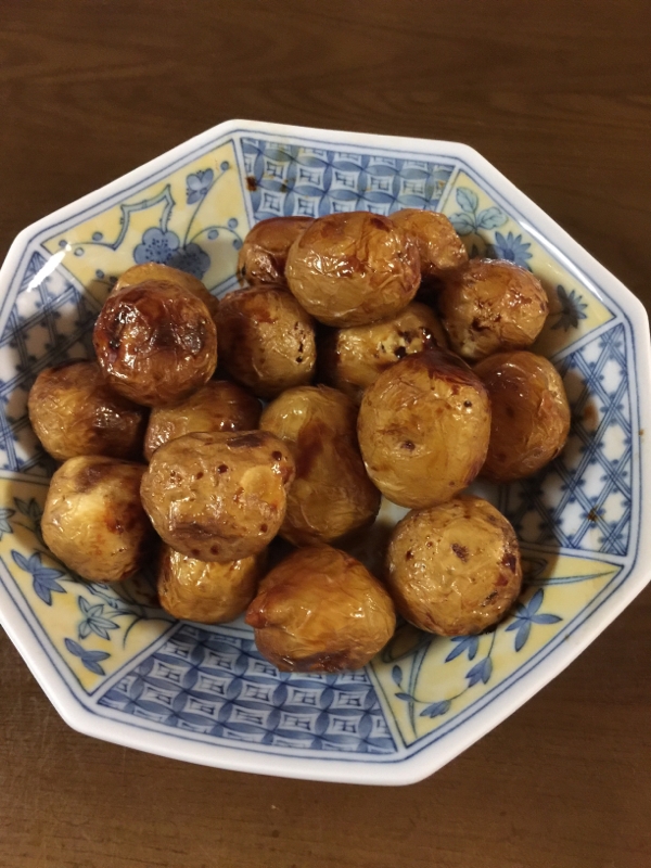 丸ごとじゃがいもの甘辛煮