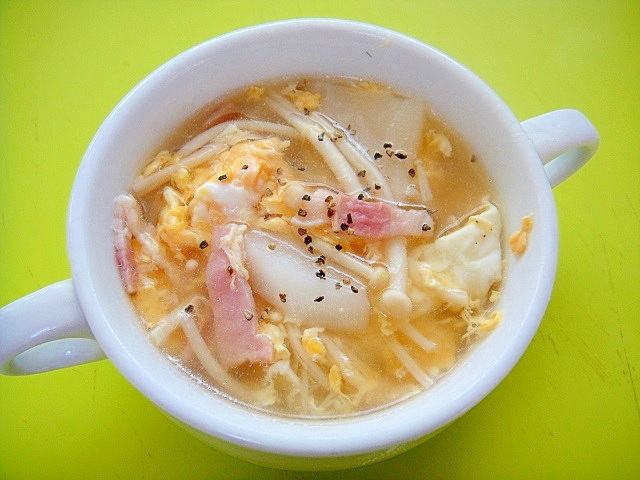 かぶとえのきベーコンの卵スープ