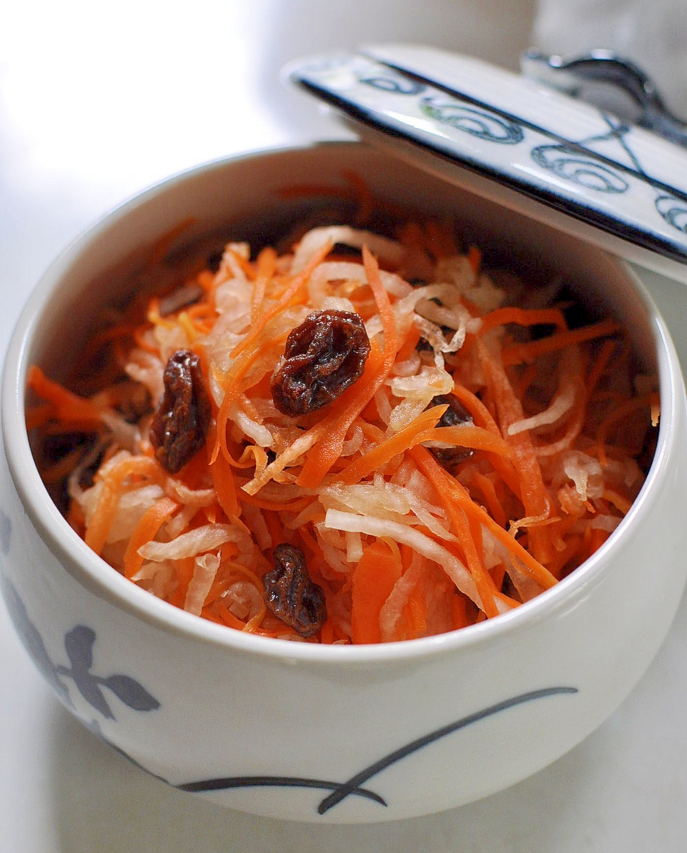 作り置き副菜 干しぶどうと黒酢で作るなます レシピ 作り方 By ねこすけ 楽天レシピ