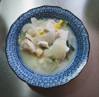 鶏ムネ肉と新玉ネギのホワイトスープ♡