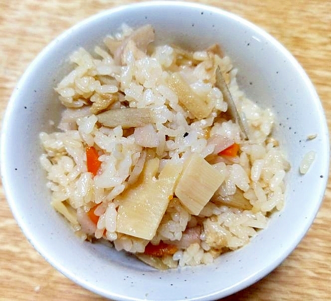 根菜と油揚げの炊き込みご飯