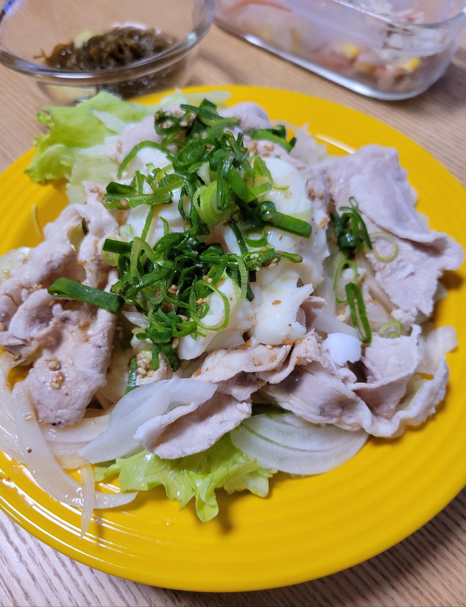 ごまだれだけどさっぱり！冷しゃぶサラダうどん