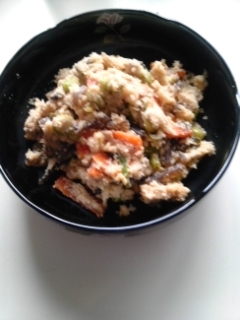 鶏肉･小松菜は入れずに、椎茸、枝豆、わかめを代用させて頂きました。酢とねぎが利いて美味しい味付けでした♪