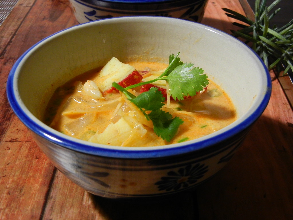 サツマイモのトムヤムクン風スープ