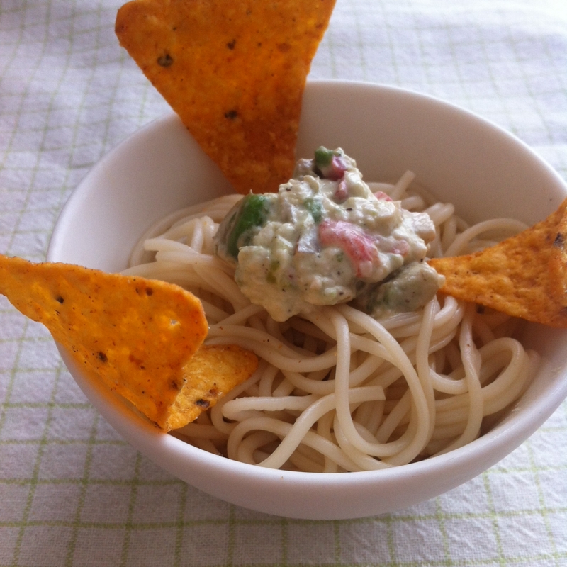 アボカドチーズトマトのめんつゆ素麺