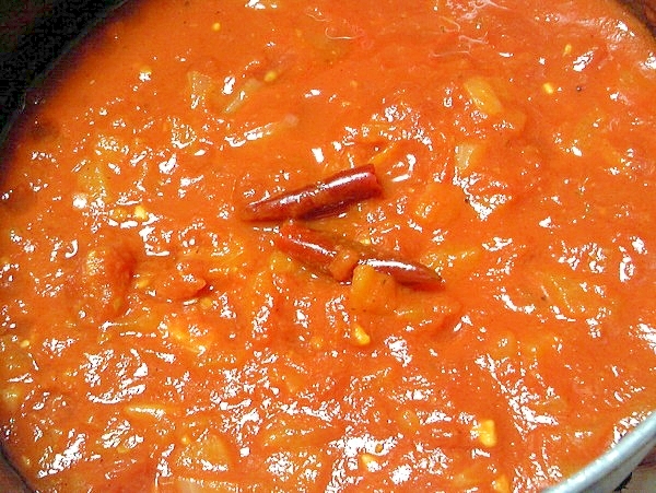 唐辛子多めのピリ辛トマトソース