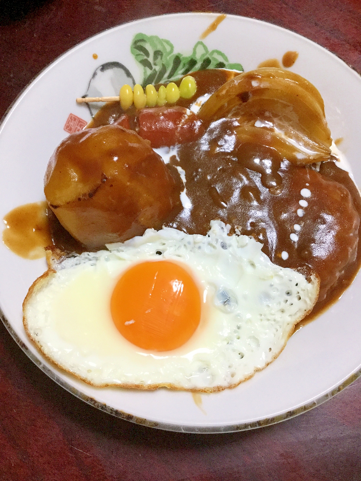 冷凍ハンバーグde煮込みシチュー☆目玉焼き付き！