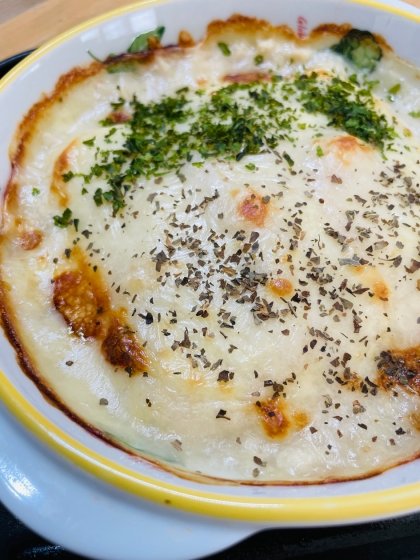 青海苔とバジル半々でかけてみました。ほんとトロ〜リ美味しかったです！長芋をピーラーで剥いたら包丁要らずで作れちゃう☆レシピ感謝です(´∀｀*)