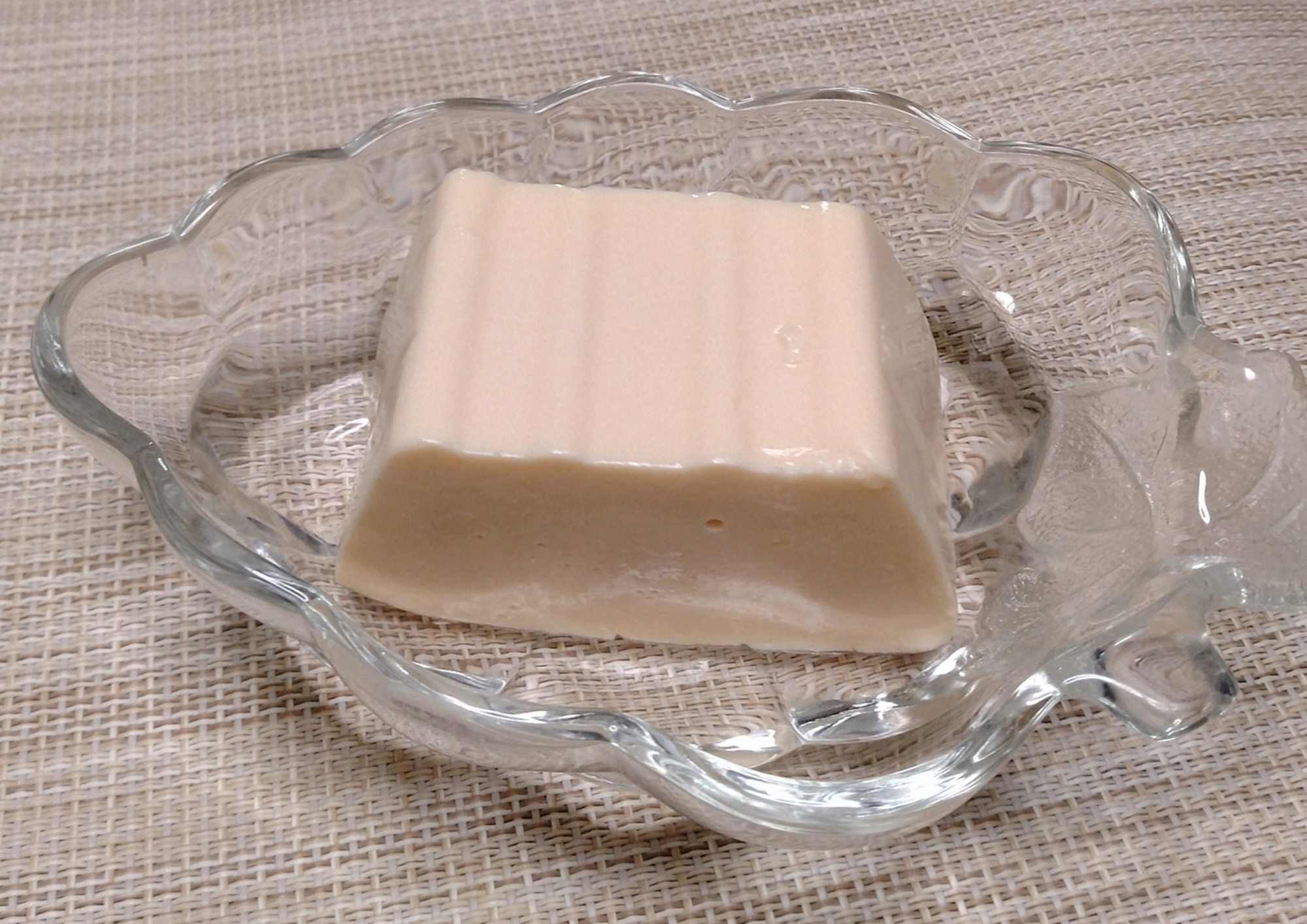クリームチーズとアイスクリームでレアチーズケーキ