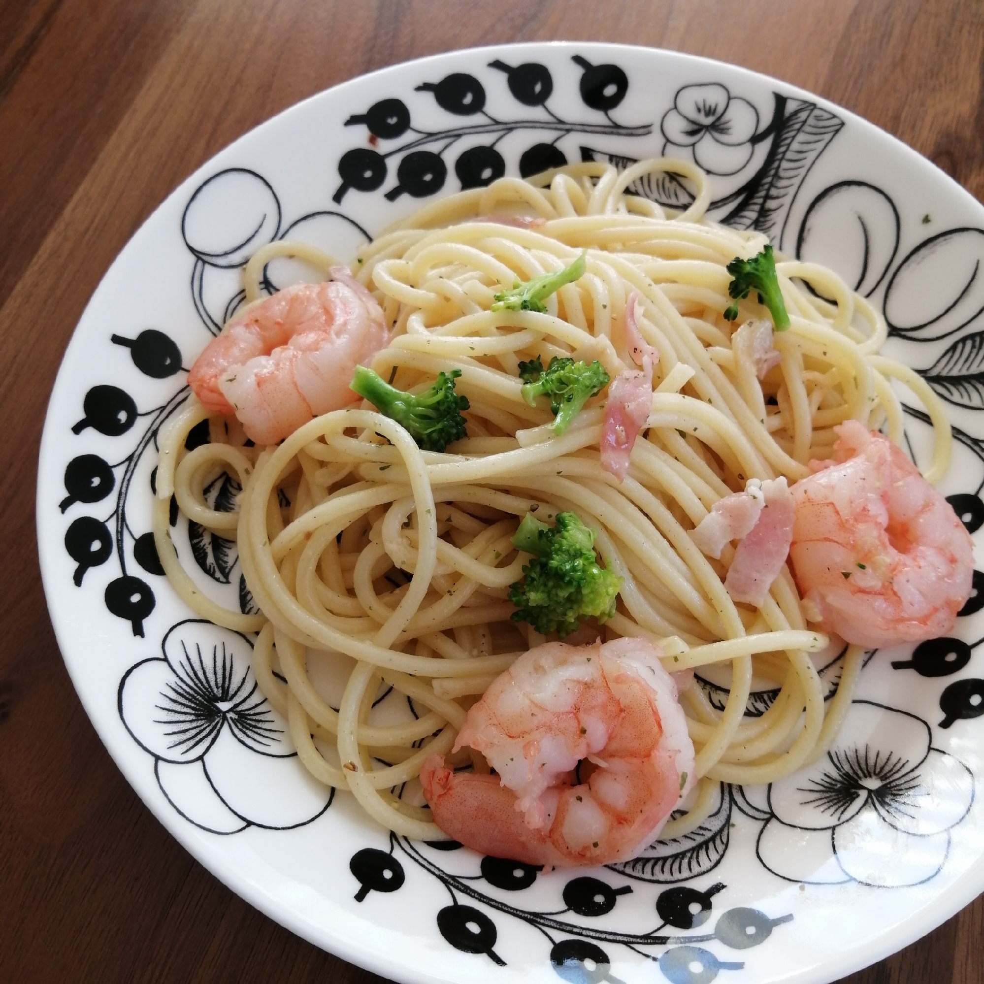 鷹の爪なし！海老のぺぺロンチーノ風パスタ