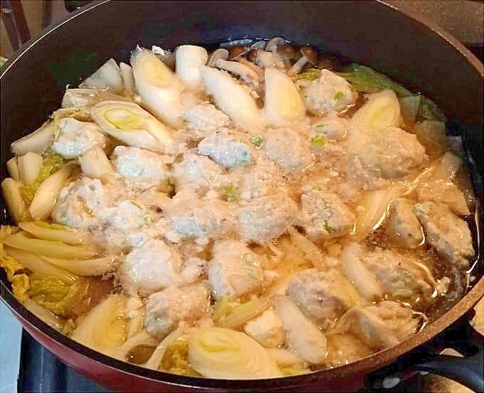 寒い日におすすめ♪鶏だんご鍋