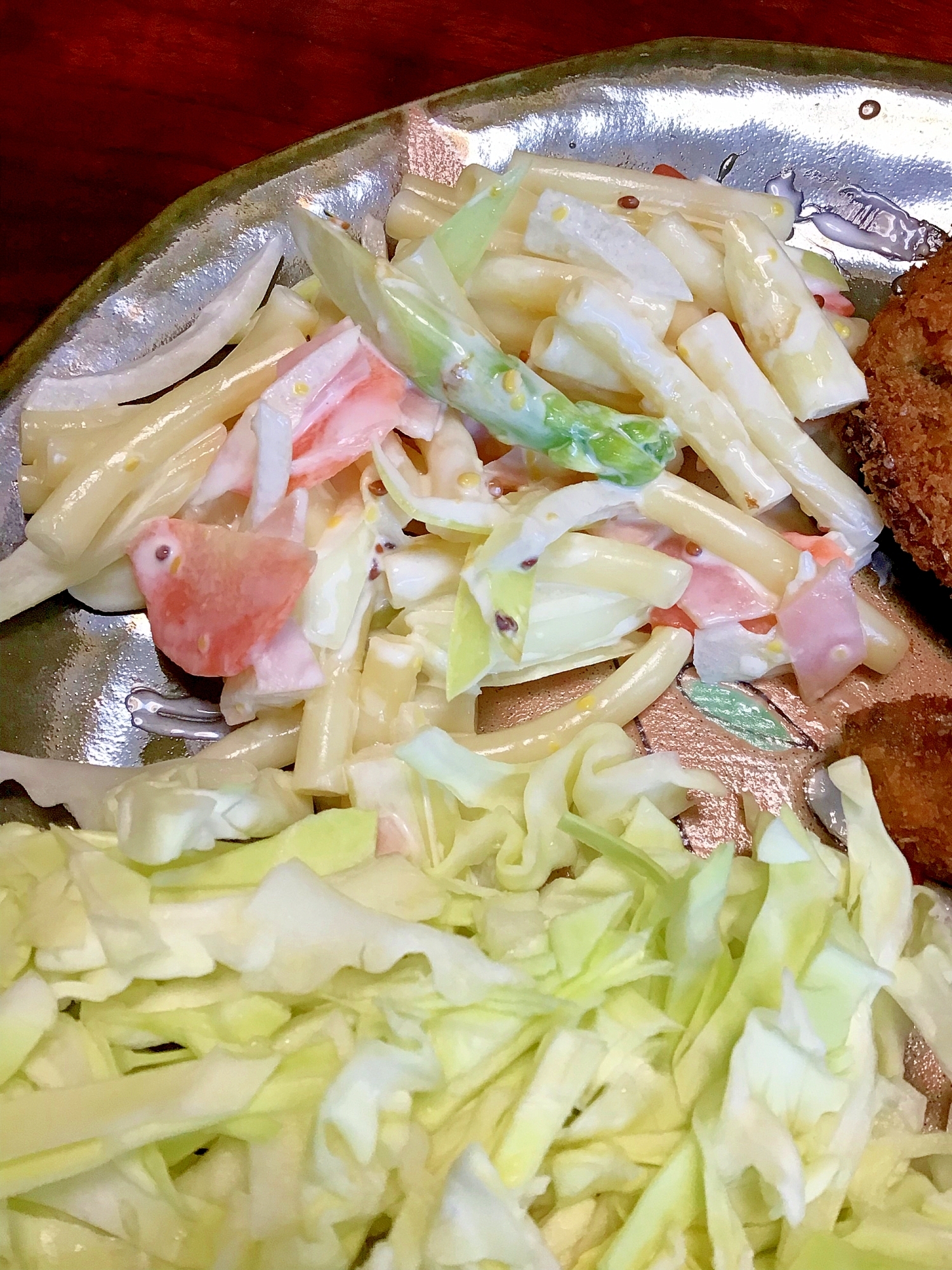 ホワイトアスパラガス入りマカロニサラダ。