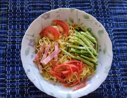自分でトッピングする♪冷やし中華ෆ˚*