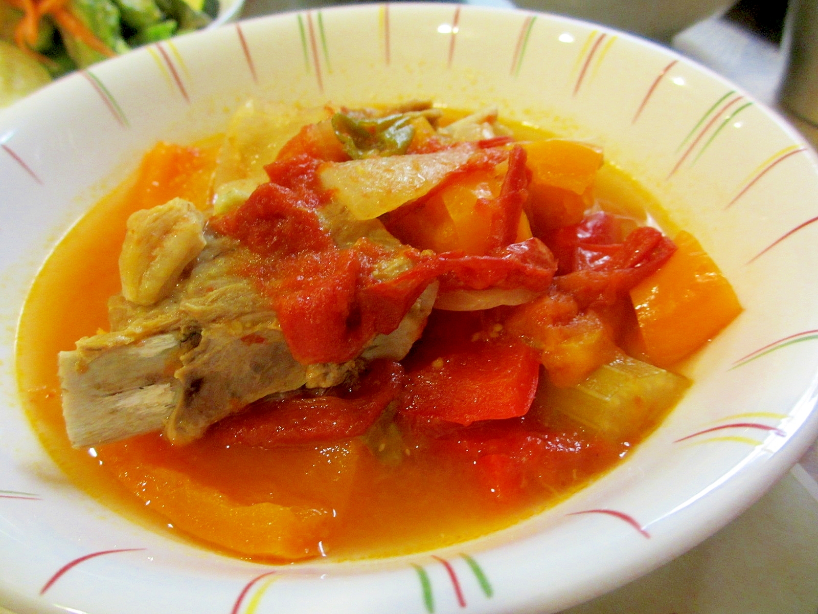 スペアリブとパプリカのピリ辛スープ