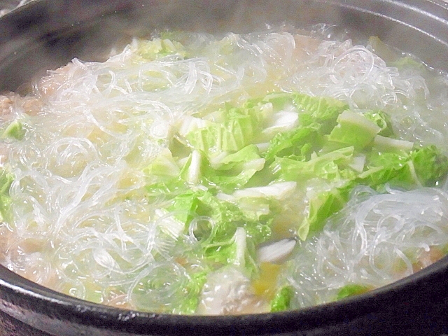 温まる～♪　肉団子の中華風春雨スープ鍋