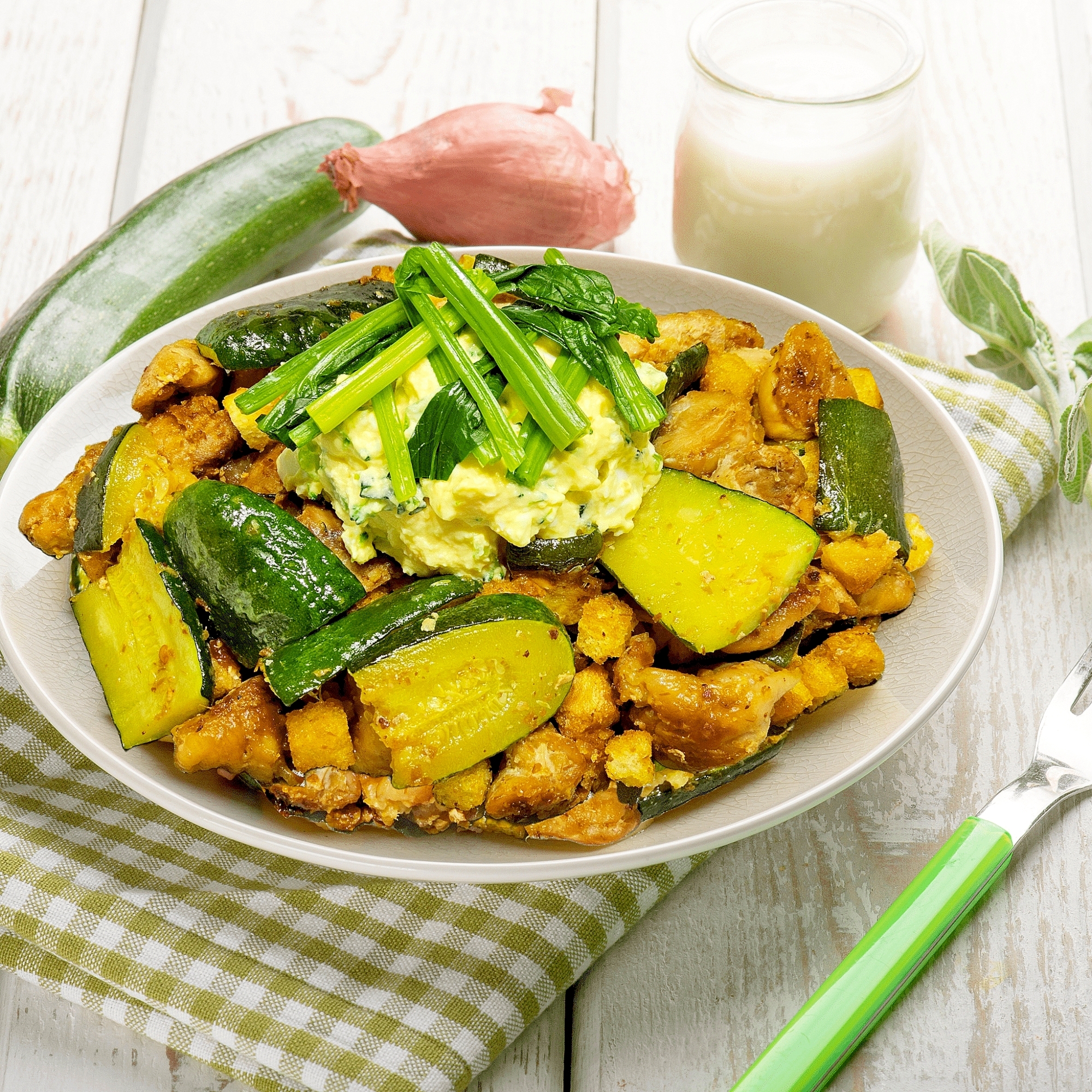 ハニーサテトムチキンとズッキーニのタマサラのっけ