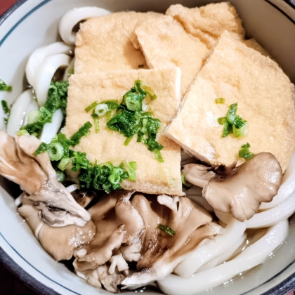 油揚げでほっこり♡舞茸うどん