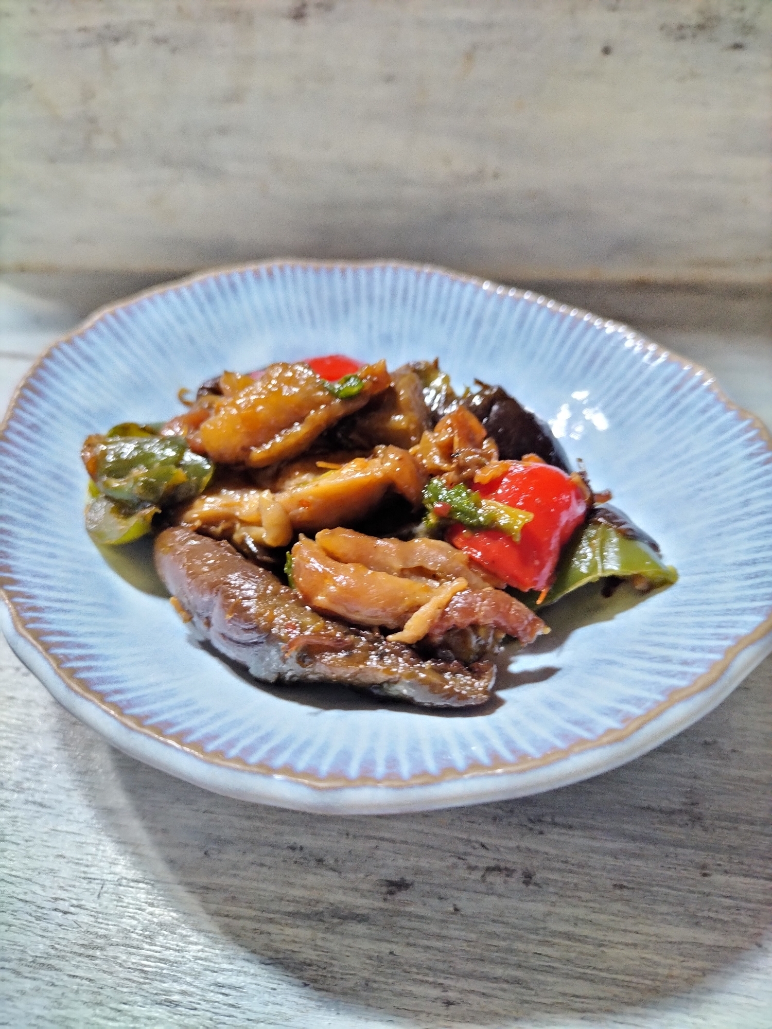 茄子と鶏肉のXO醤炒め