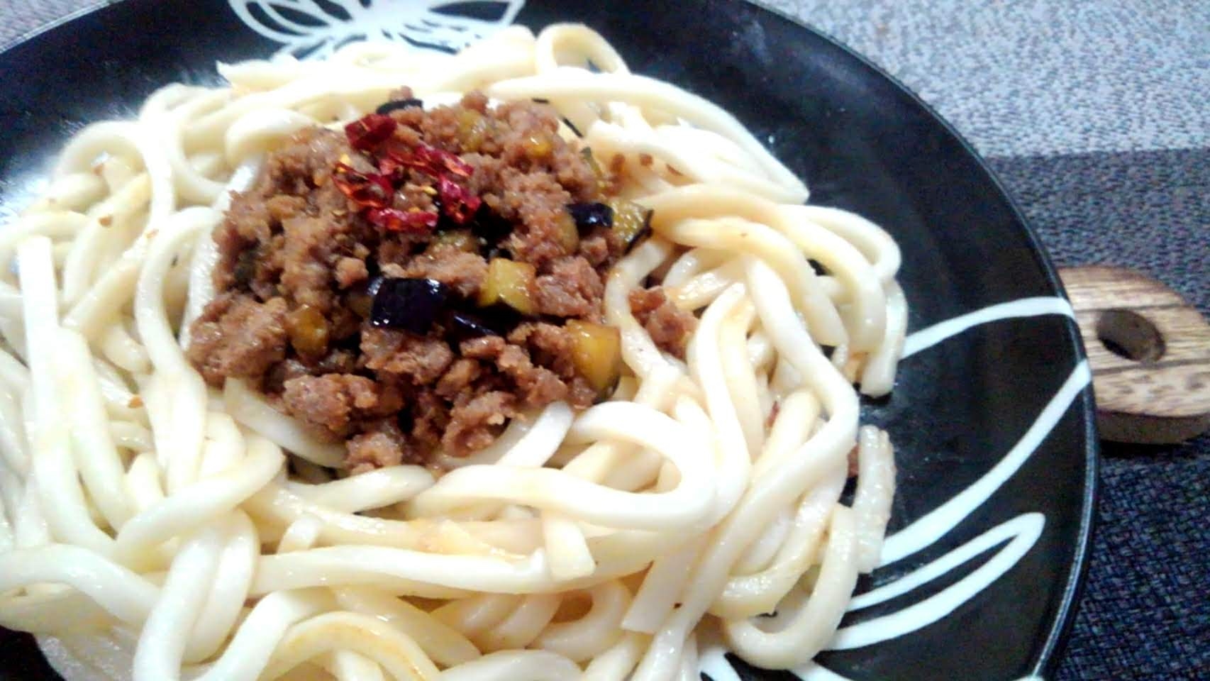 豚ミンチと茄子の焼肉のたれうどん(*´ω｀)ｖ