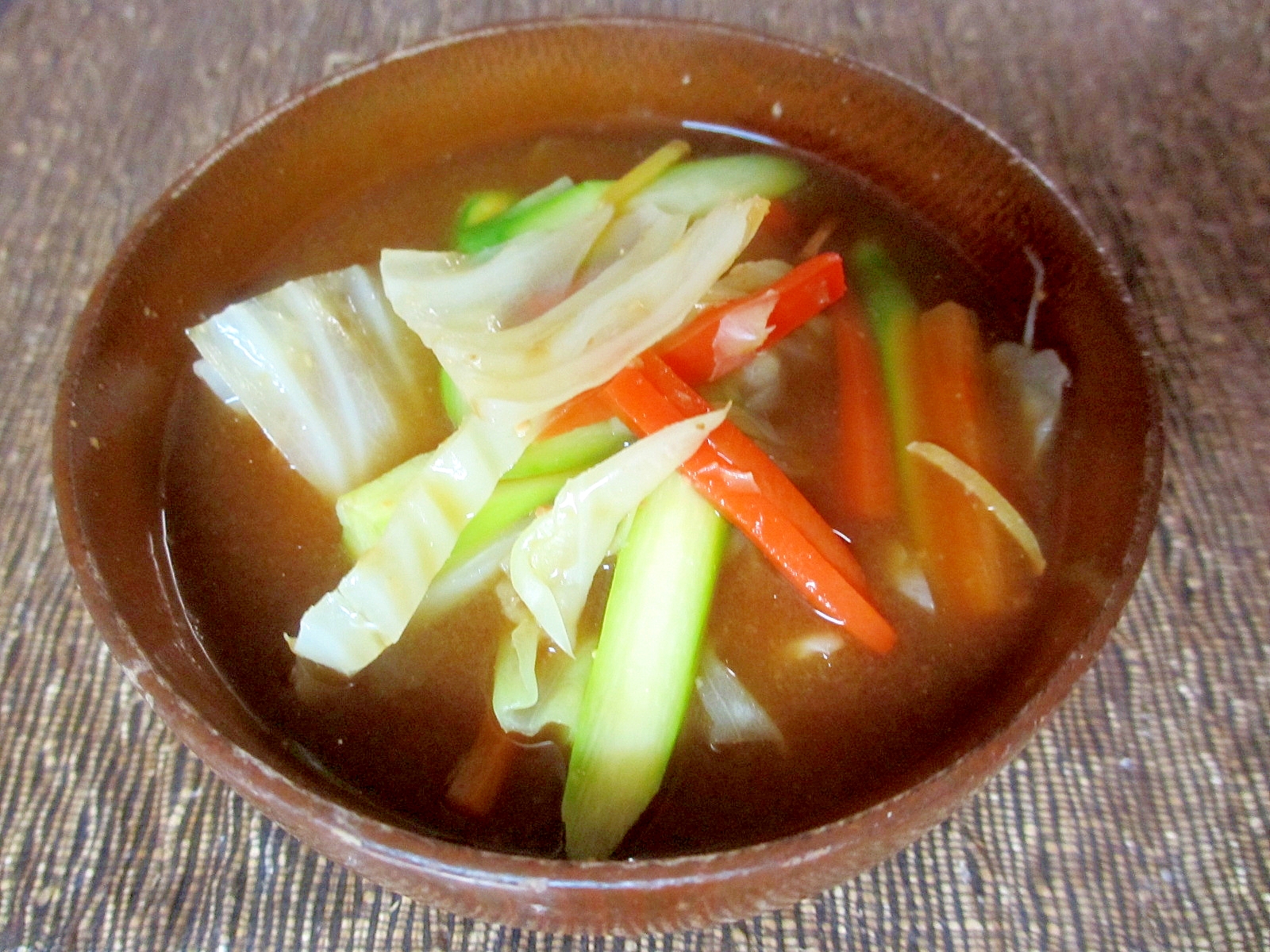 アスパラの味噌汁
