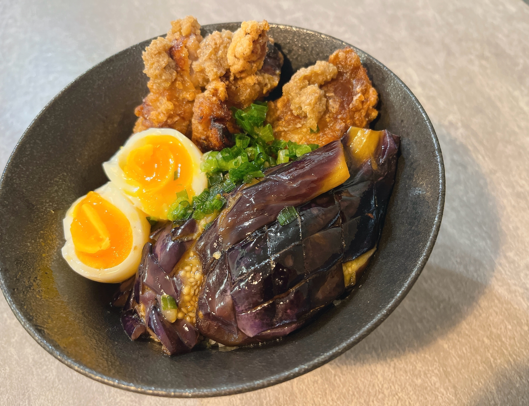 夏野菜の唐揚げ丼