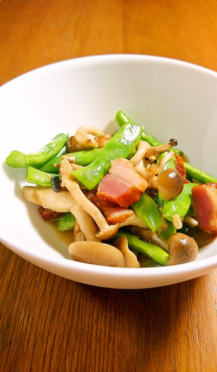 おつまみにも！インゲンとシメジの炒め物