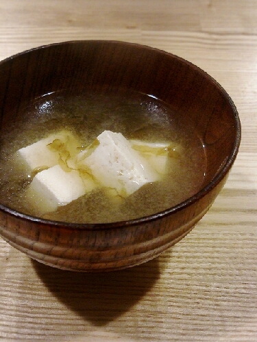 生海苔と豆腐の味噌汁