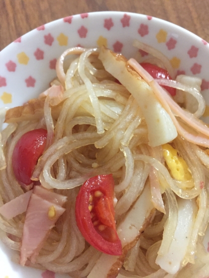 学校の給食の春雨サラダよりめちゃくちゃ美味しい！ってすぐなくなりました^ ^わたしも春雨サラダ大好きなので、次はもっといっぱい作りたいと思います♡